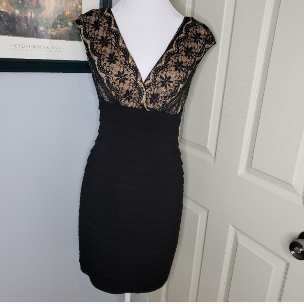 Adrianna Papell  black lace